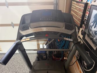 Treadmill- Freemotion
