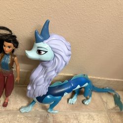 Disney's Raya and The Last Dragon Color Splash Raya and Sisu Dragon Water Toy.  