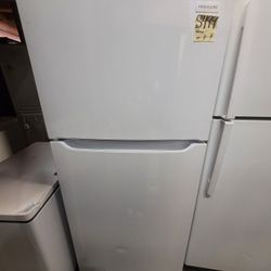 Frigidaire Refrigerator 