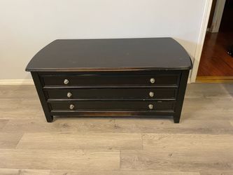 Coffee table/entertainment center