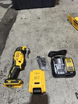🔥 DEWALT 20V MAX XR Brushless Oscillating Multi-Tool Kit