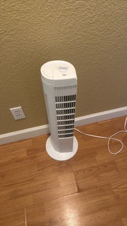 White Tower Fan with Oscillation