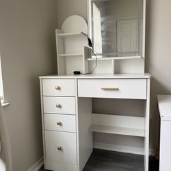 Vanity like new