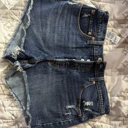 Levi’s Women Shorts Size 31