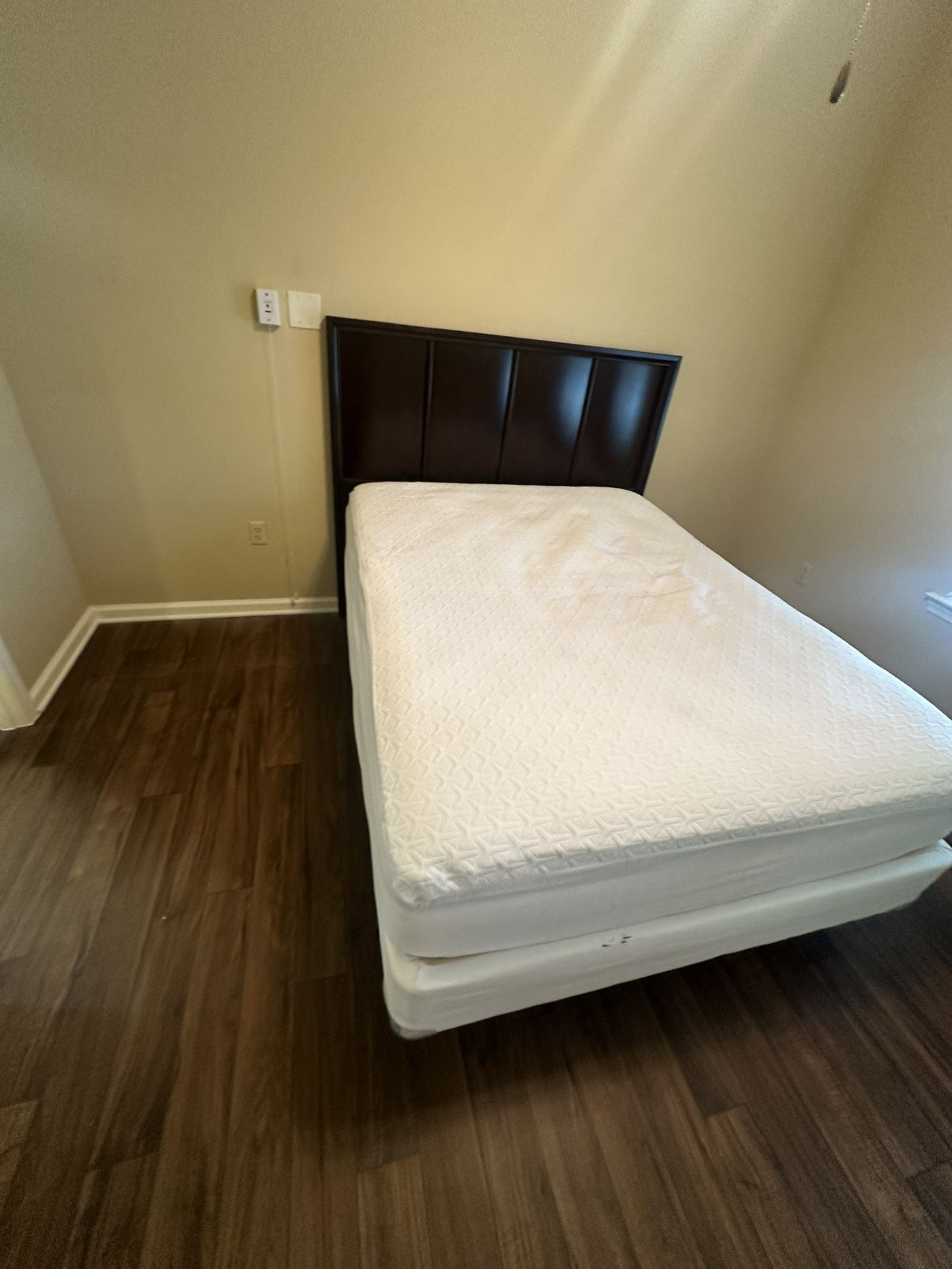 Queen Mattress and Box Spring 