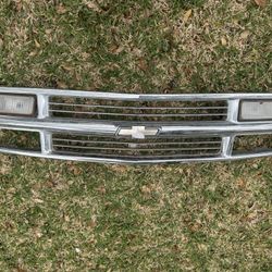 94-98 Chevy Grill w/Emblem & Side Markers