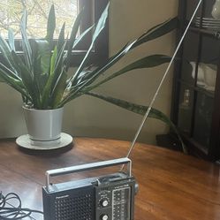 Panasonic RF-1004 Transistor Radio AM/FM PSB 3 Band AC/DC Portable Vintage