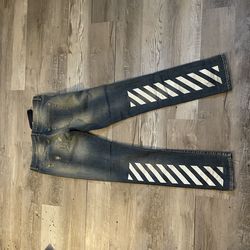 Off white  jeans   Size 33