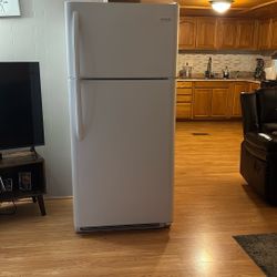 Frigidaire Refrigerator 