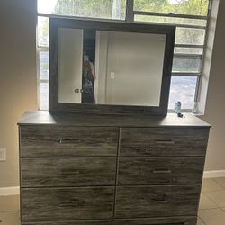 Queen Size Bed Everything Must Go Use But Perfect Condition 