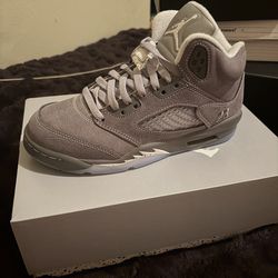 Jordan wolf grey 5s size 5.5Y