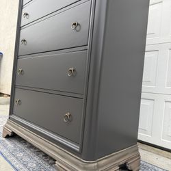 Modern Oversized Dresser High Quality
