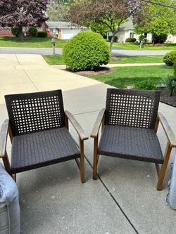 Outdoor lawn chairs