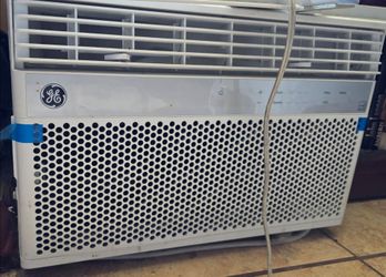 GE 8000 BTU AC UNIT LIKE NEW