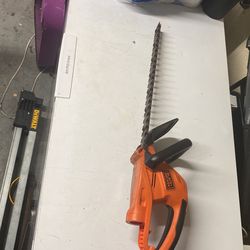 Black and decker electric 22” hedge trimmer