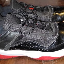 Air Jordan 11 CMFT Low Bred Patent Leather Toe DM0844-005 Men's Size 9.5