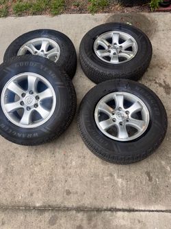 Toyota 4 runner wheels brand new tires 17 inch