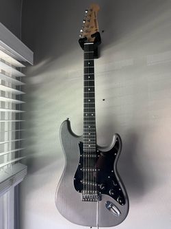 Donner DST Electric Guitar - Matte Gray - Excellent Condition - $135
