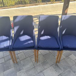 4 Dining Chairs - Good Condition!