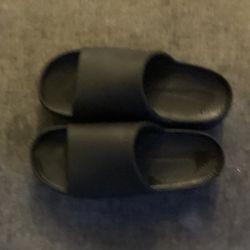 Nike Calm Slides