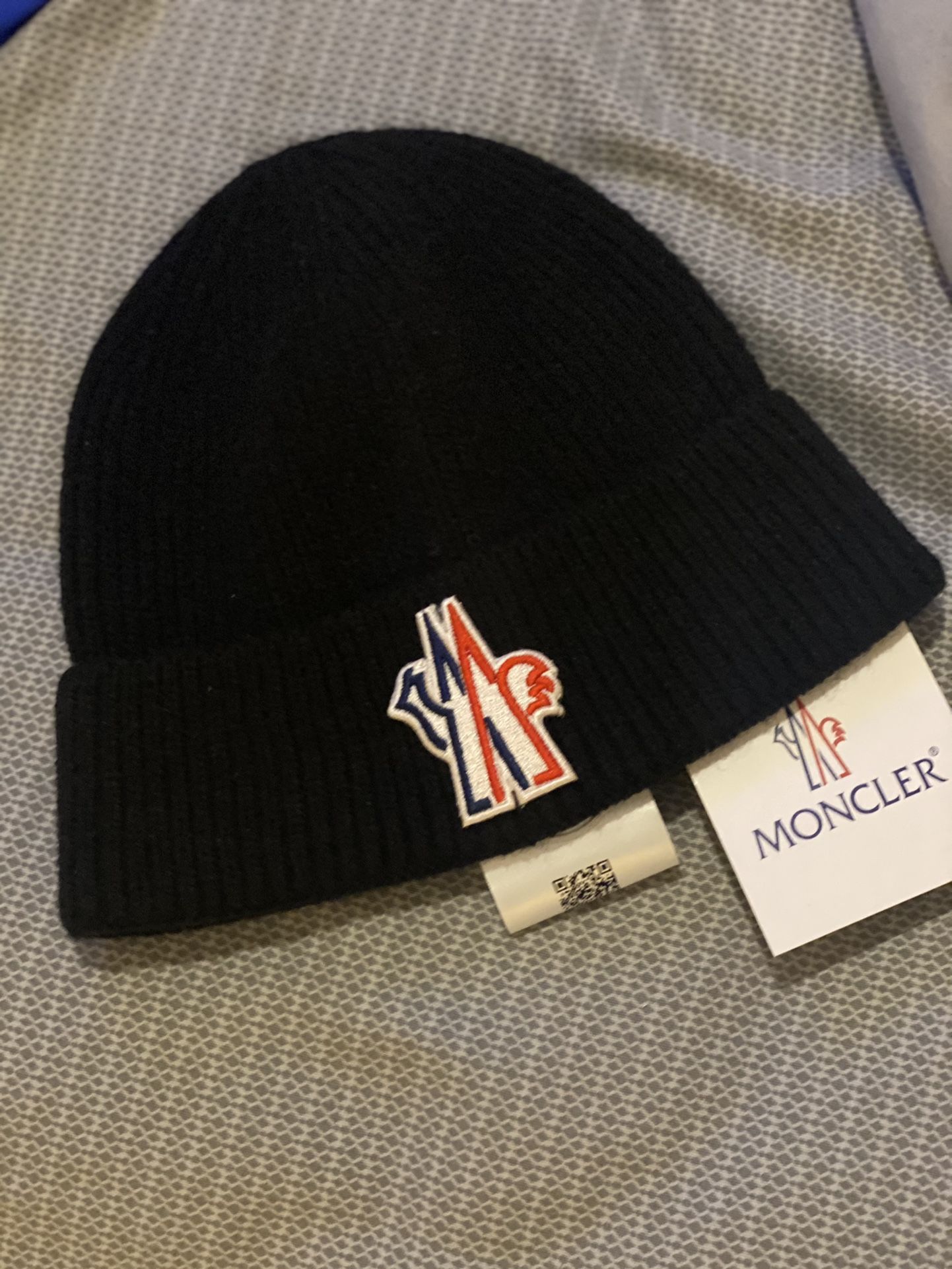 moncler beanie