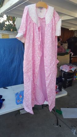 pink medium women's sleeping gown