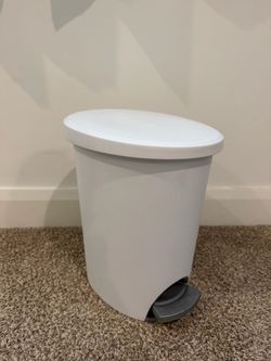Trash can