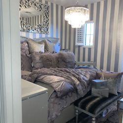 Z Gallerie Mongolian Lamb Fur Fuzzy Accent Pillow Cover Amethyst Purple 22”x22”