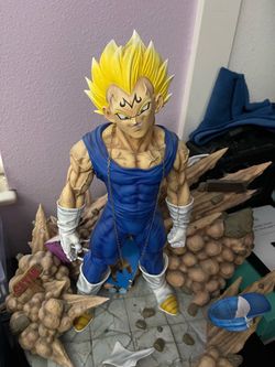 Vegeta statue