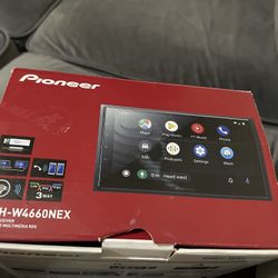 Pioneer Double Din Stereo 6.8”