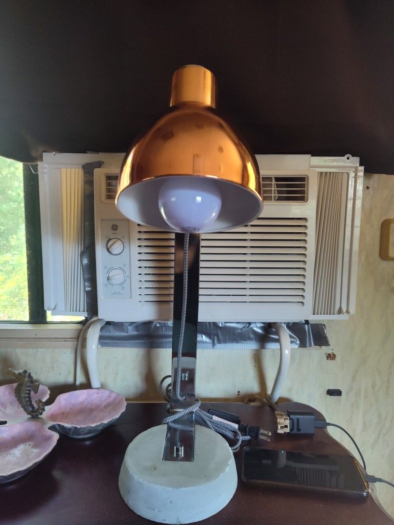 Concrete Base Metal Desk Lamp