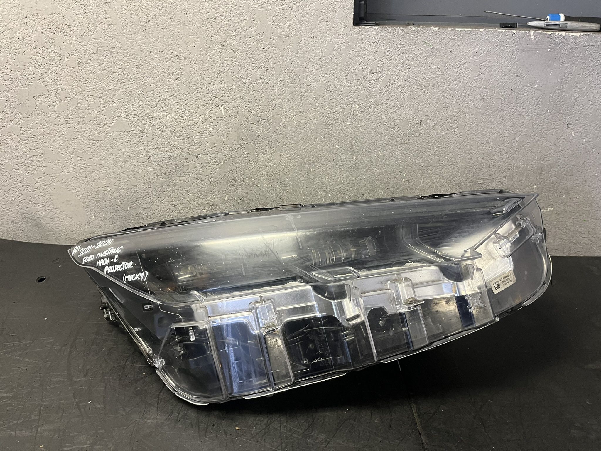 2021-2022-2023-2024 FORD MUSTANG MACH-E RIGHT HEADLIGHT PARTS ONLY MICKY