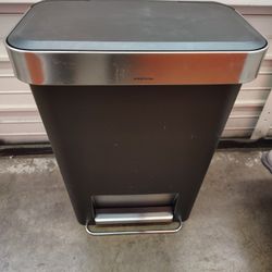 Medium Trashcan 