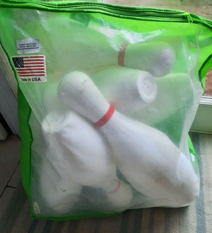Kids plastic 17" tall bowling set