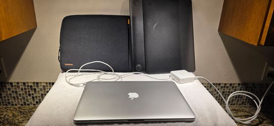 ​Apple MacBook Pro 15" Retina (Mid-2015) - 16GB RAM | Professional Bundle