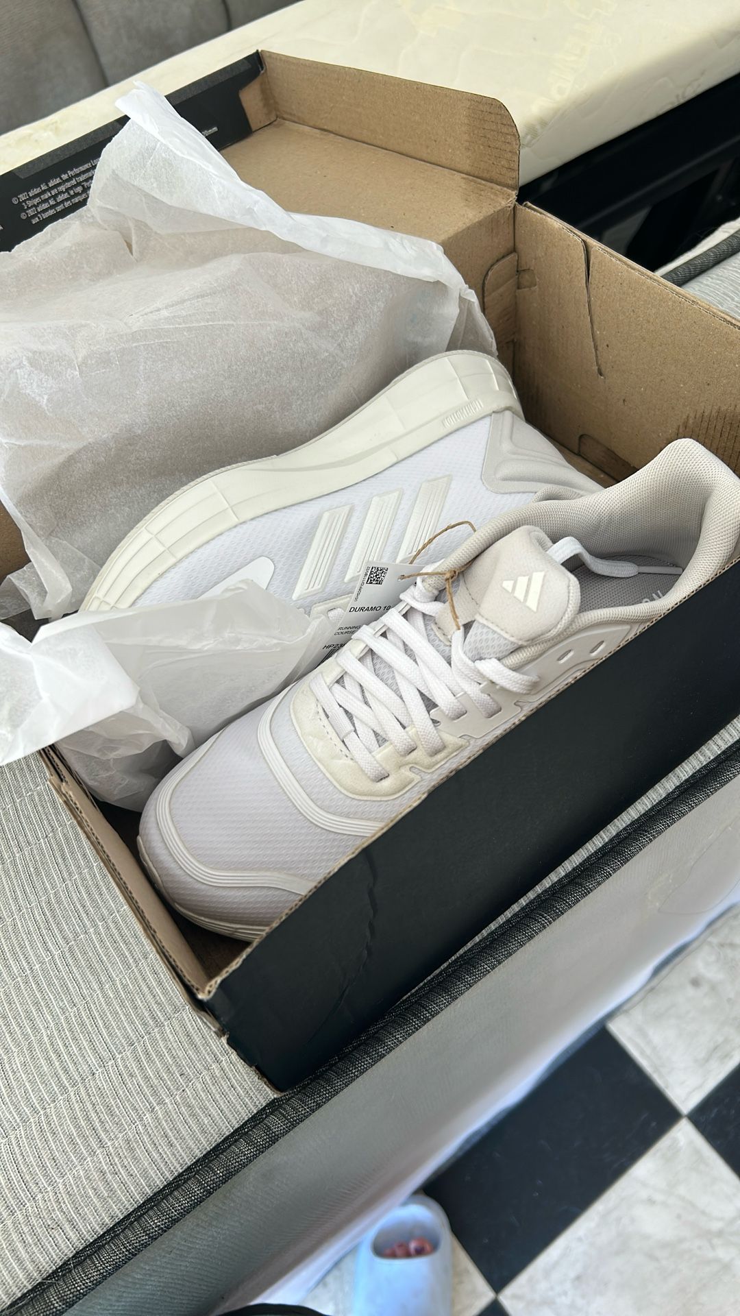 Brand New Adidas Duramo Running Shoes 71/2 Women’s