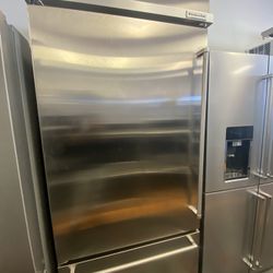 KitchenAid 36 Inch Wide 20.8 Cu. Ft. Right Hinge Energy Star Certified Fingerprint Resistant Bottom Freezer Refrigerator with Max Cool and Max Freeze