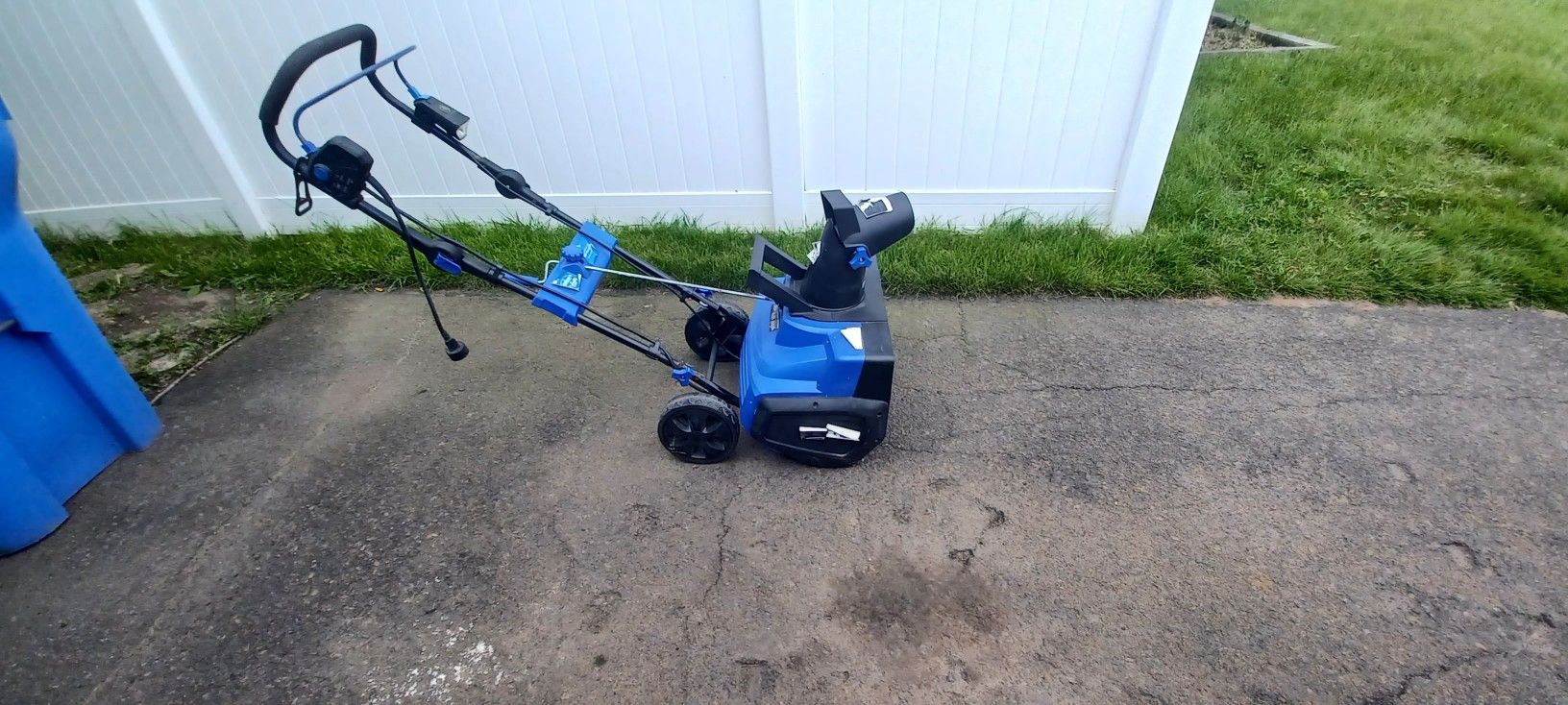 Snow Joe Electric Snow Blower