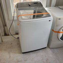 Top Loading Washer And Front Load Dryer 