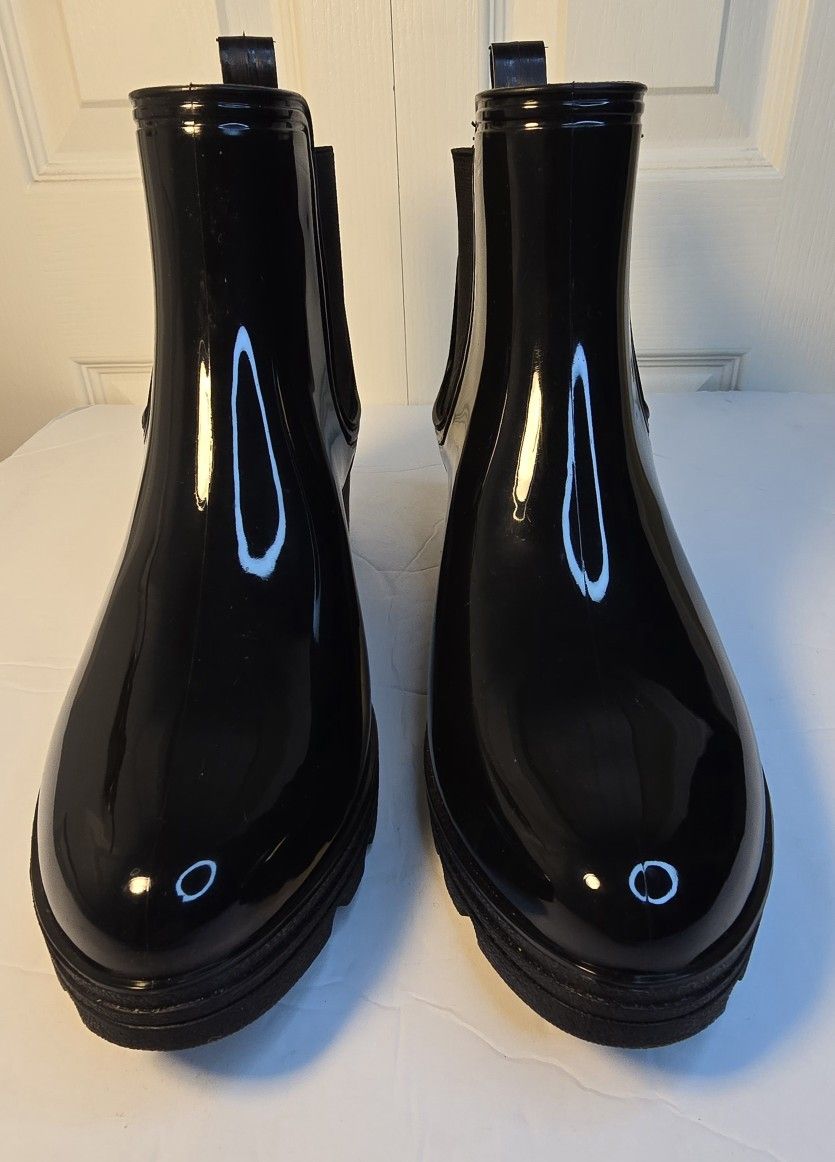 Capelli New York NWOB Black Chelsea Rubber Ankle Boots Rain