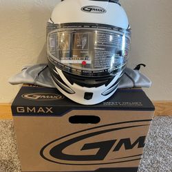 Snowmobiling Helmet - BRAND NEW - Size Womens Small - G-MAX -  MD-01S Descendant - Matte Black/White