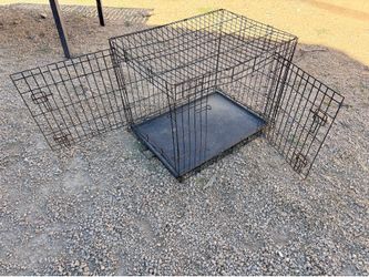 Medium Wire Metal Dog Cage  Size (LxWxH): 22” x 30” x 24”