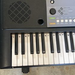 Yamaha Digital Keyboard 