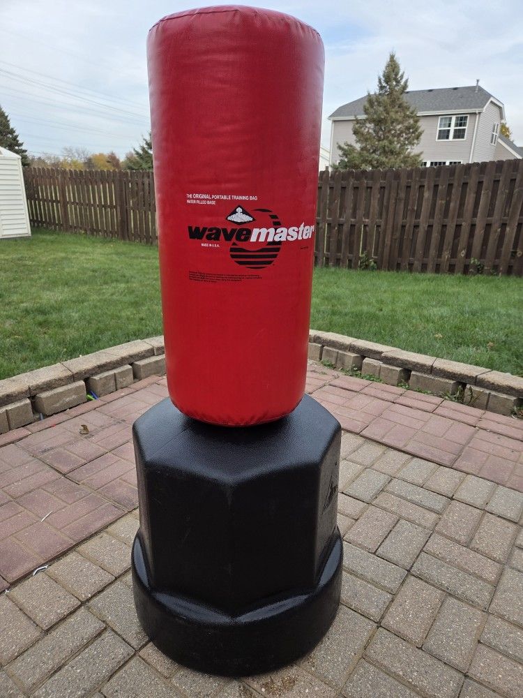 Standing Punching Bag Wavemaster "Used"
