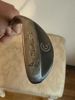 Cleveland Niblick 42° Chipper / Wedge with Headcover
