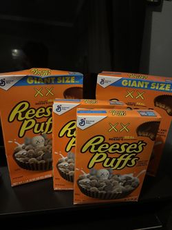 Kaws x Reese’s Puffs