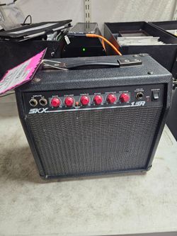 10035 Fender SKX 15R 15 watt practice amp 91822