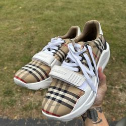 Burberry Shoes 