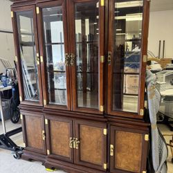 Beautiful High End China Cabinet - Great Condition 