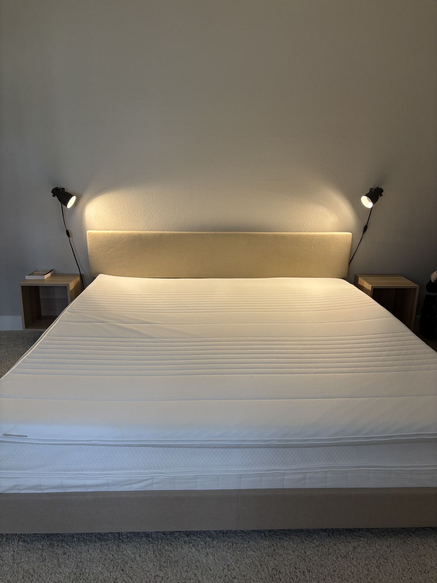 King size Mattress With Topper